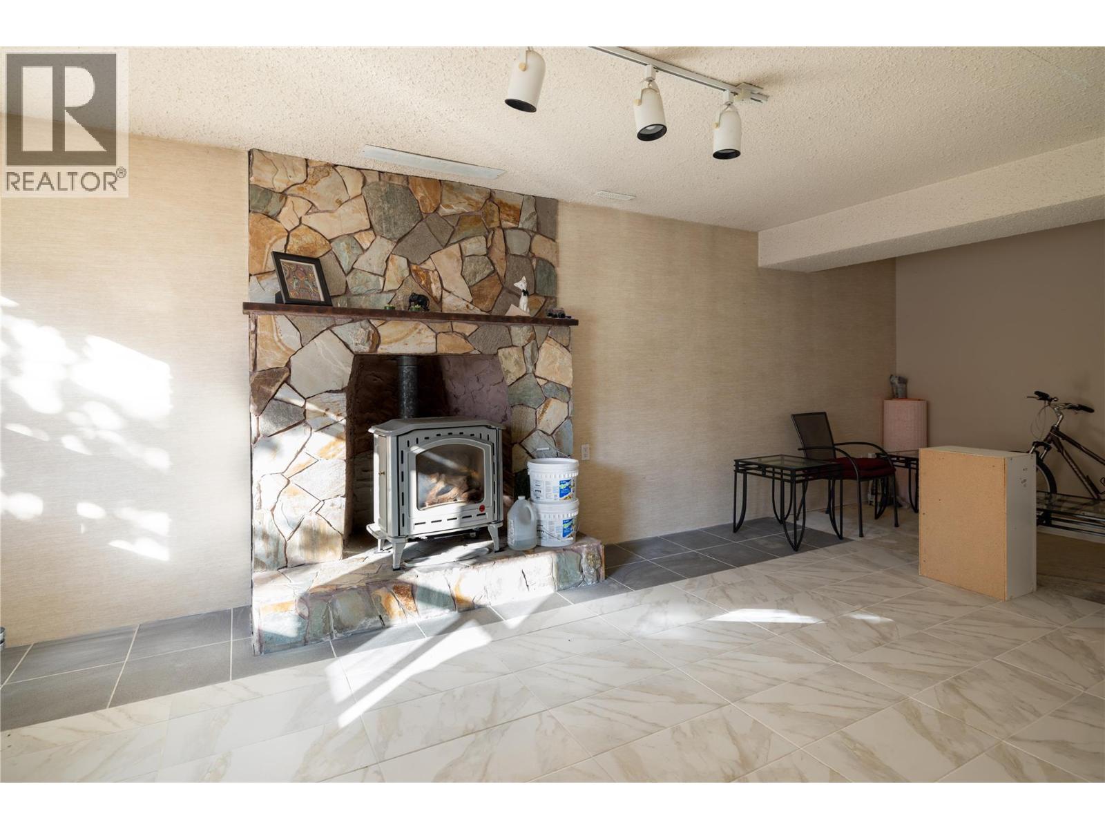 1205 41 Avenue, Vernon - Image 1