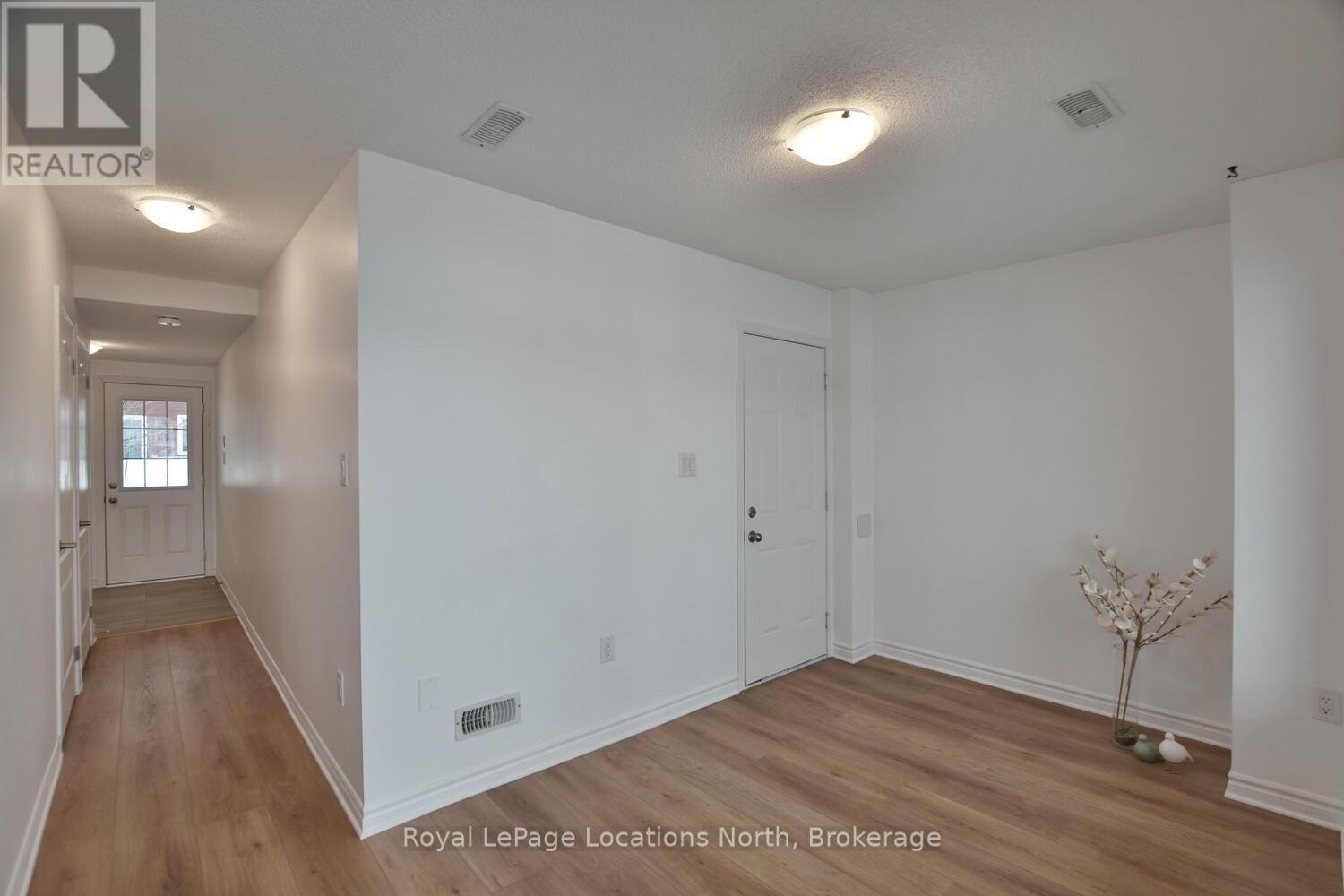 123 SANDHILL CRANE Drive, Wasaga Beach photo 12