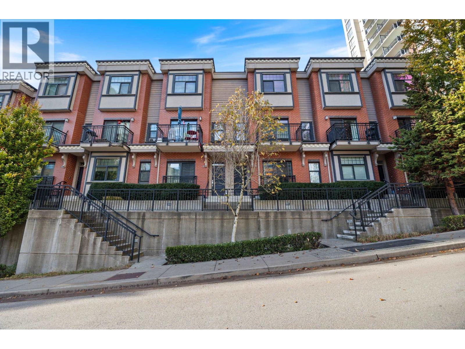 204 – 828 Royal Avenue