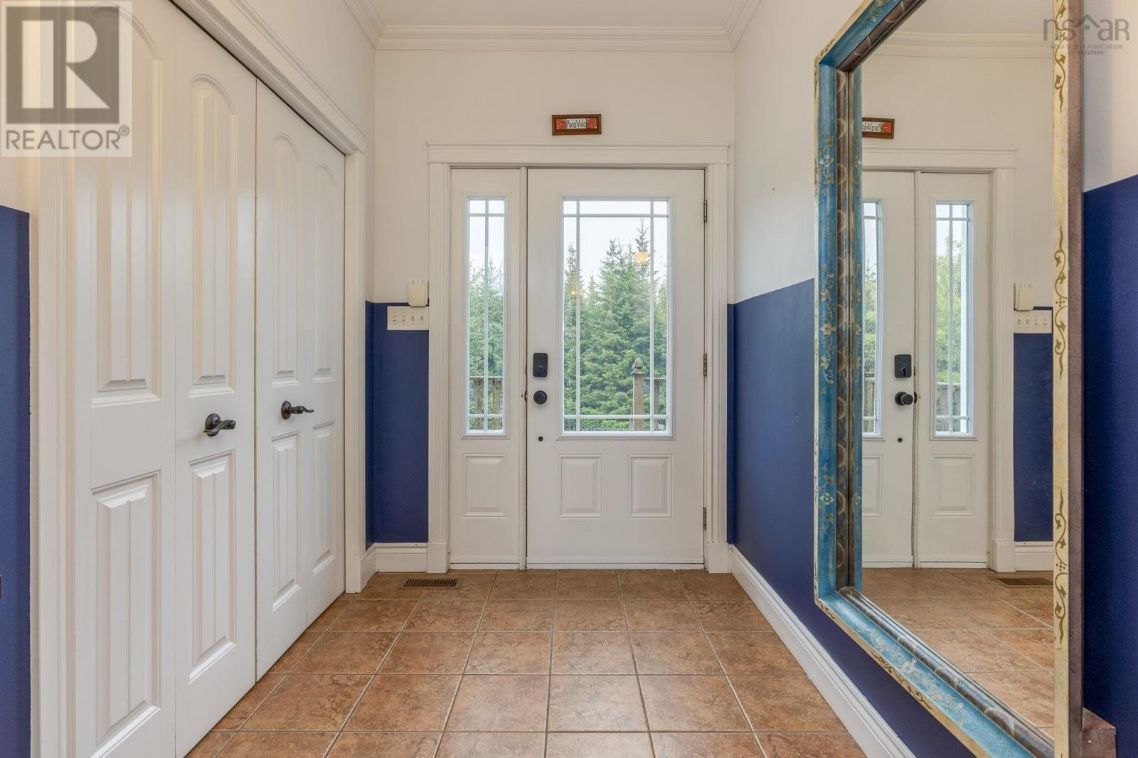 307 Leslie Road, photo 3