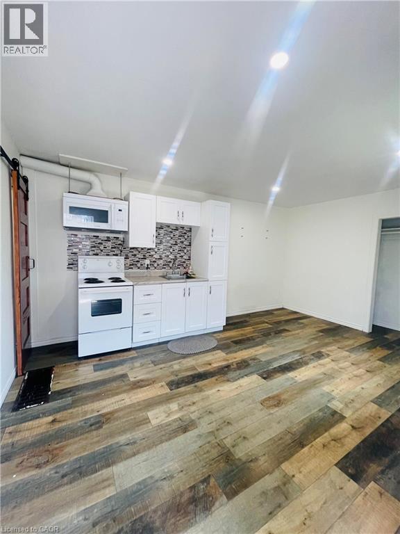 352 DUNDAS Street Unit# 4 — photo 3