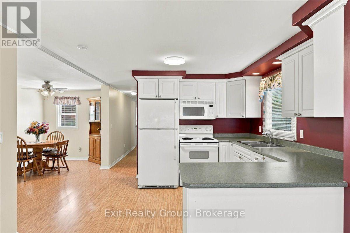 9 Finch Lane, Quinte West, ON photo 10