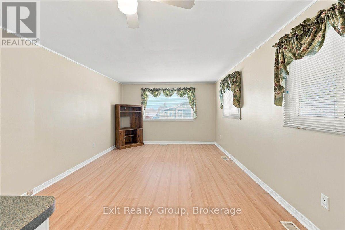 9 Finch Lane, Quinte West, ON photo 17