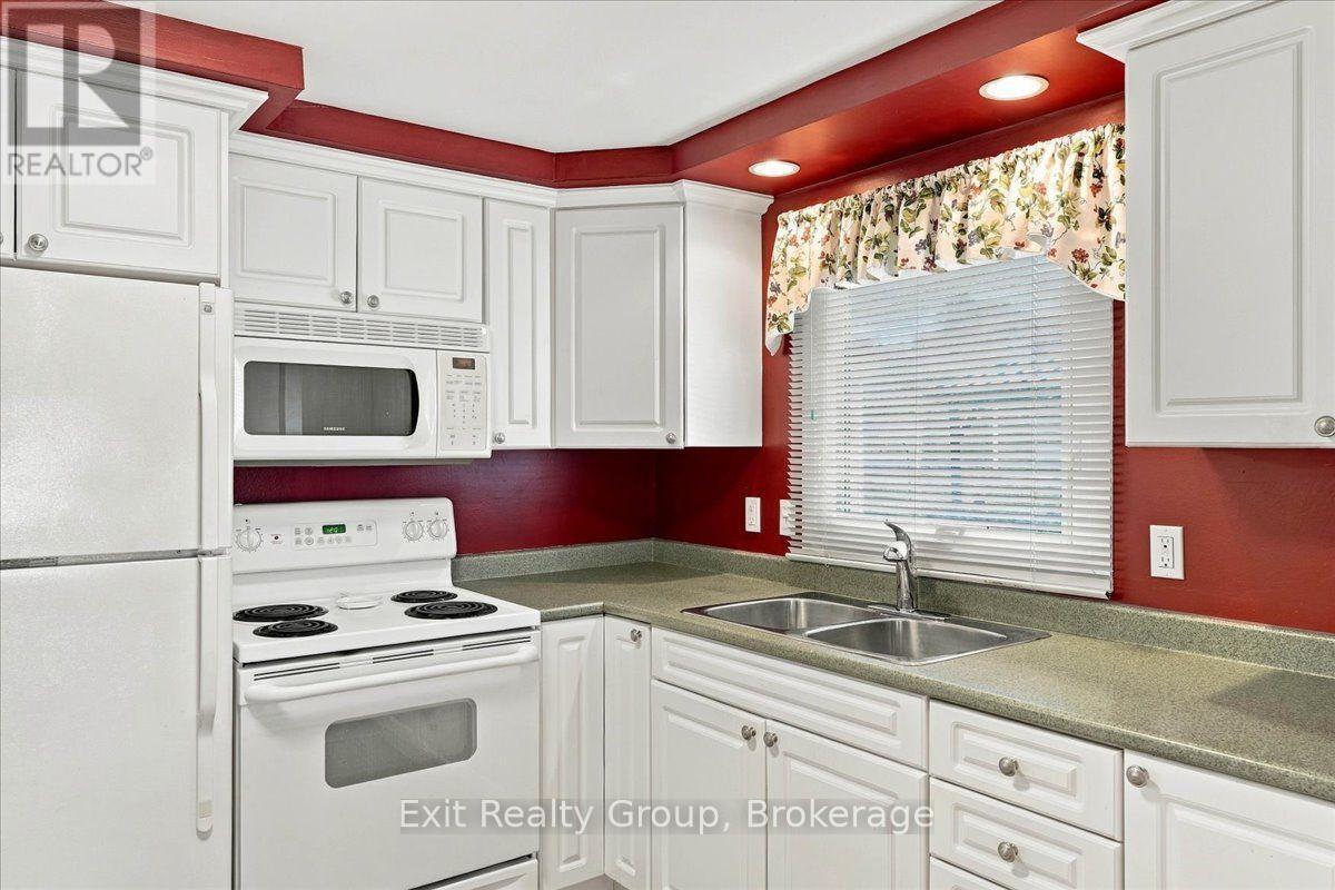 9 Finch Lane, Quinte West, ON photo 7