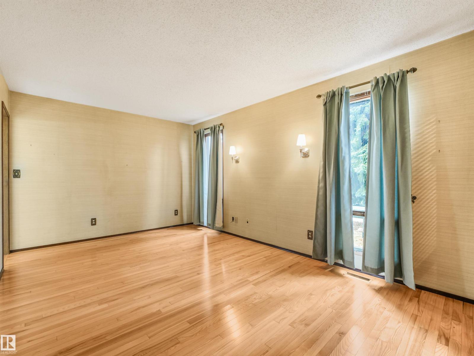 Property photograph 40 for MLS E4514564