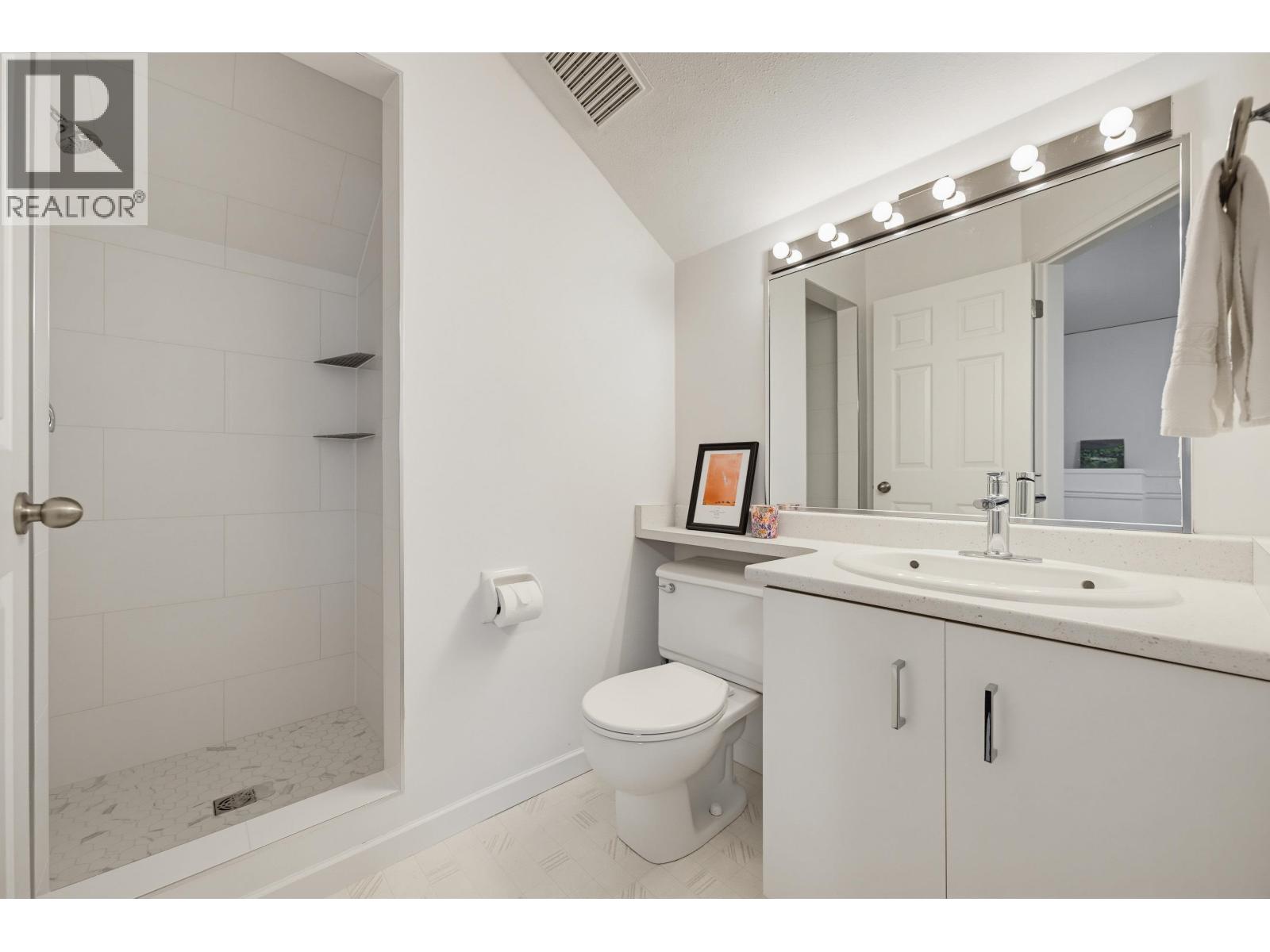 6469 MEADOW Place, Ladner