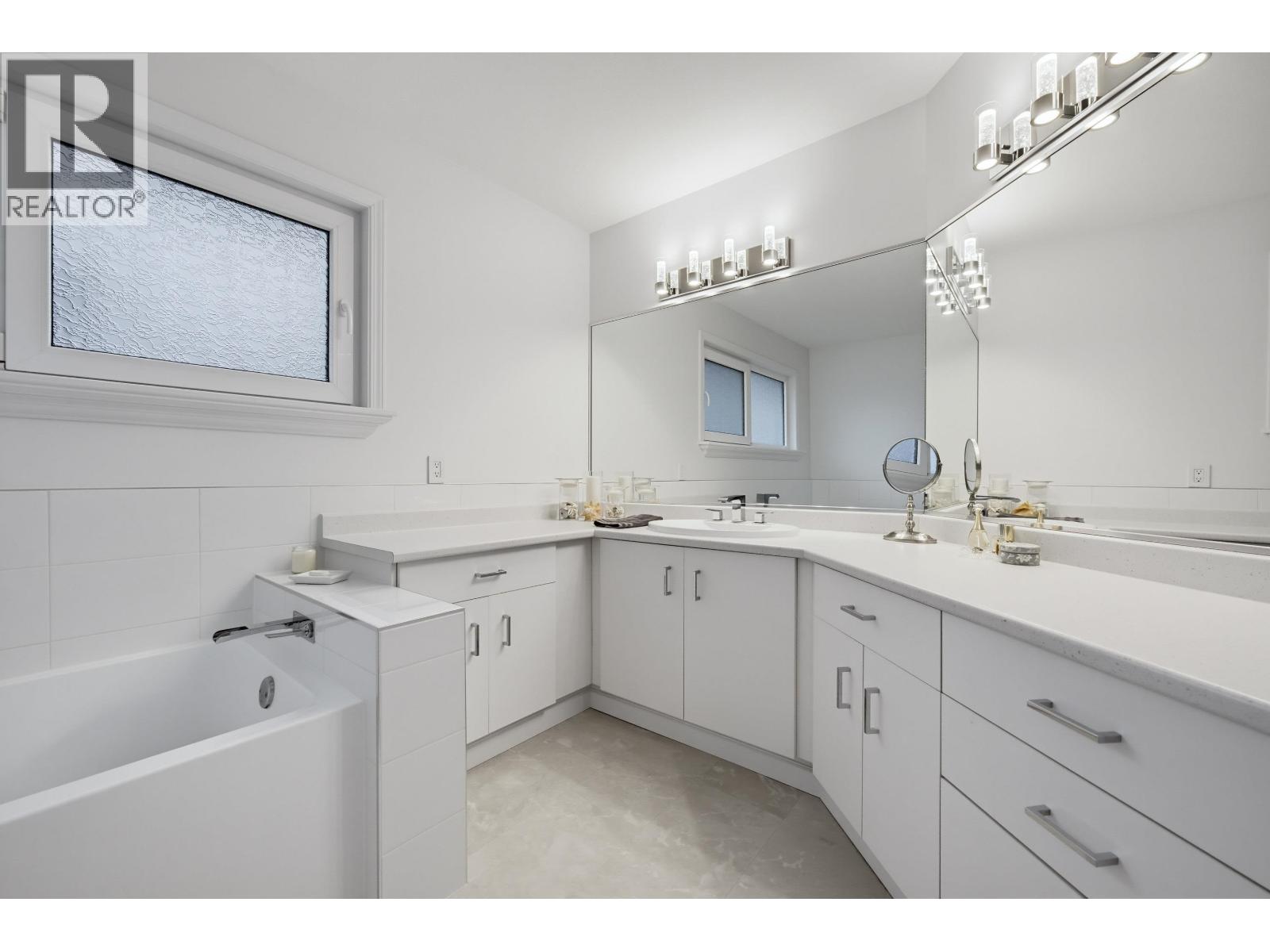 6469 MEADOW Place, Ladner