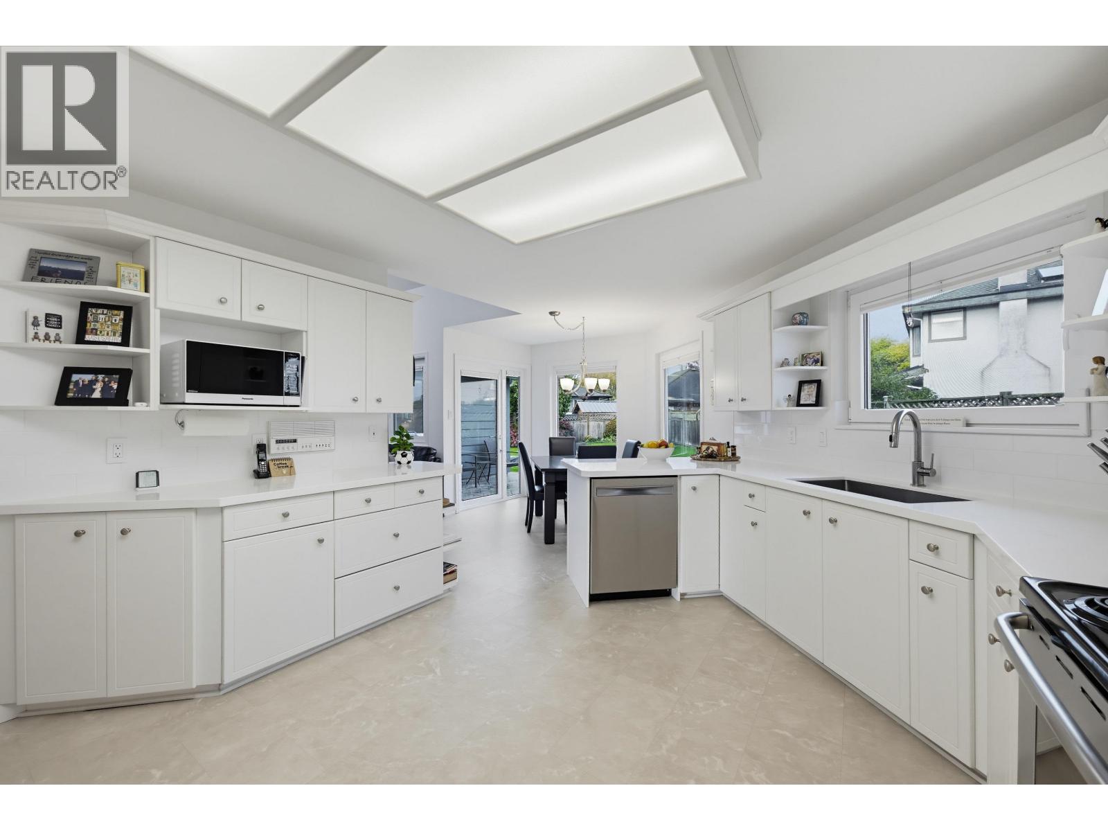 6469 MEADOW Place, Ladner