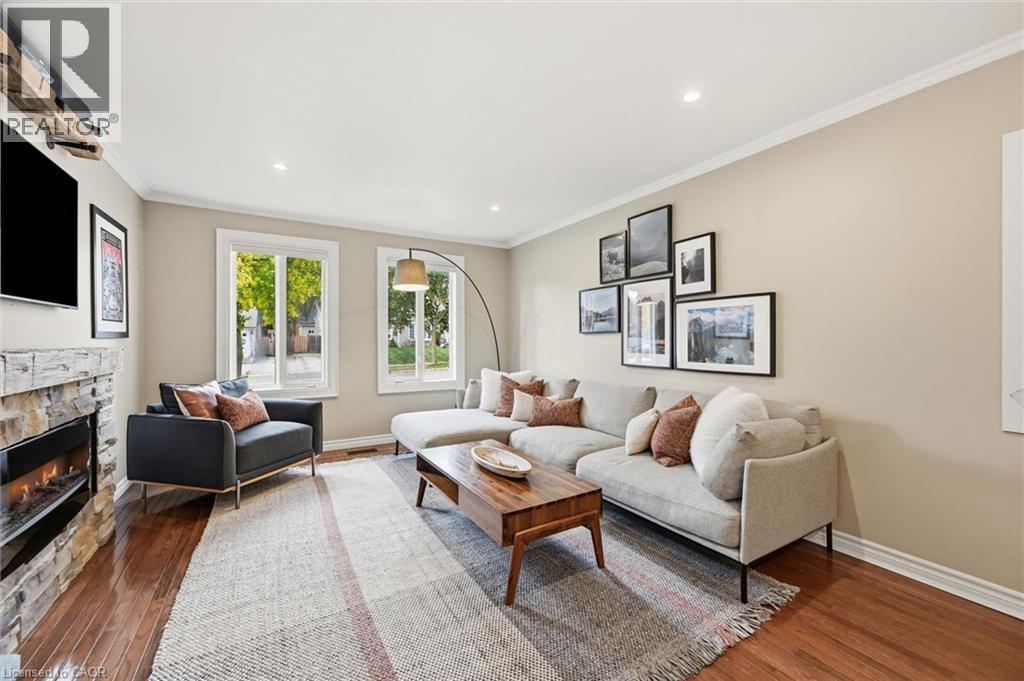 Photo of 2355 MIDDLESMOOR Crescent