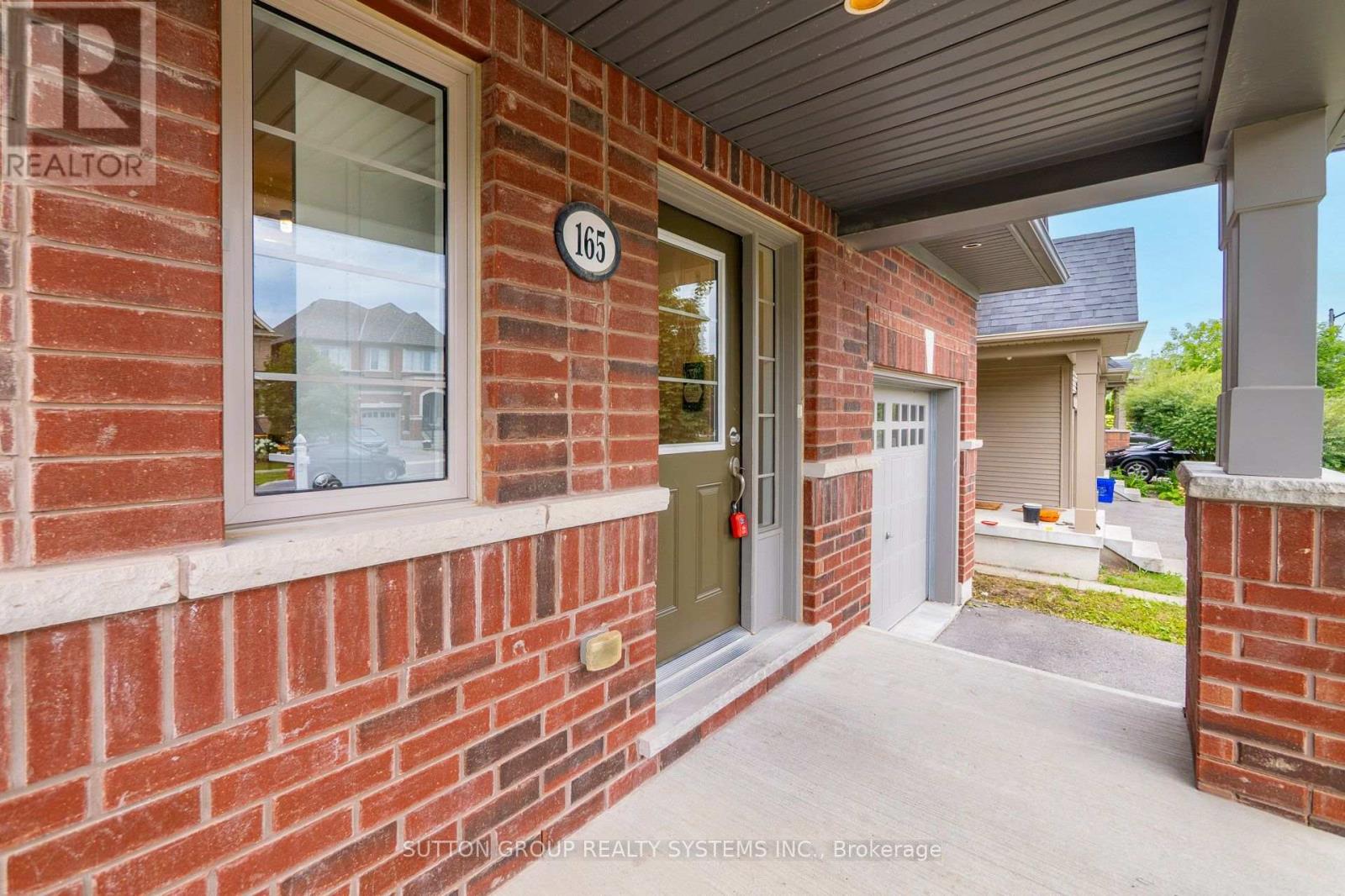 165 Dance Act Avenue, Oshawa, ON photo 2