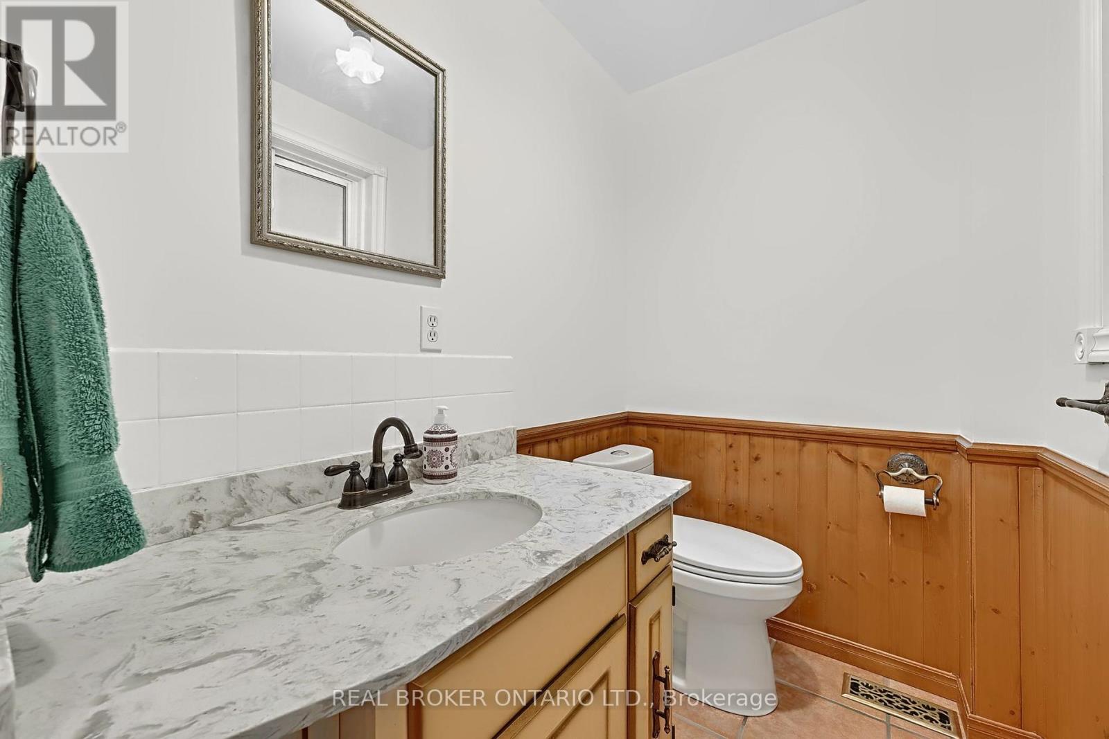 23276 Highway 48, Georgina, ON photo 15