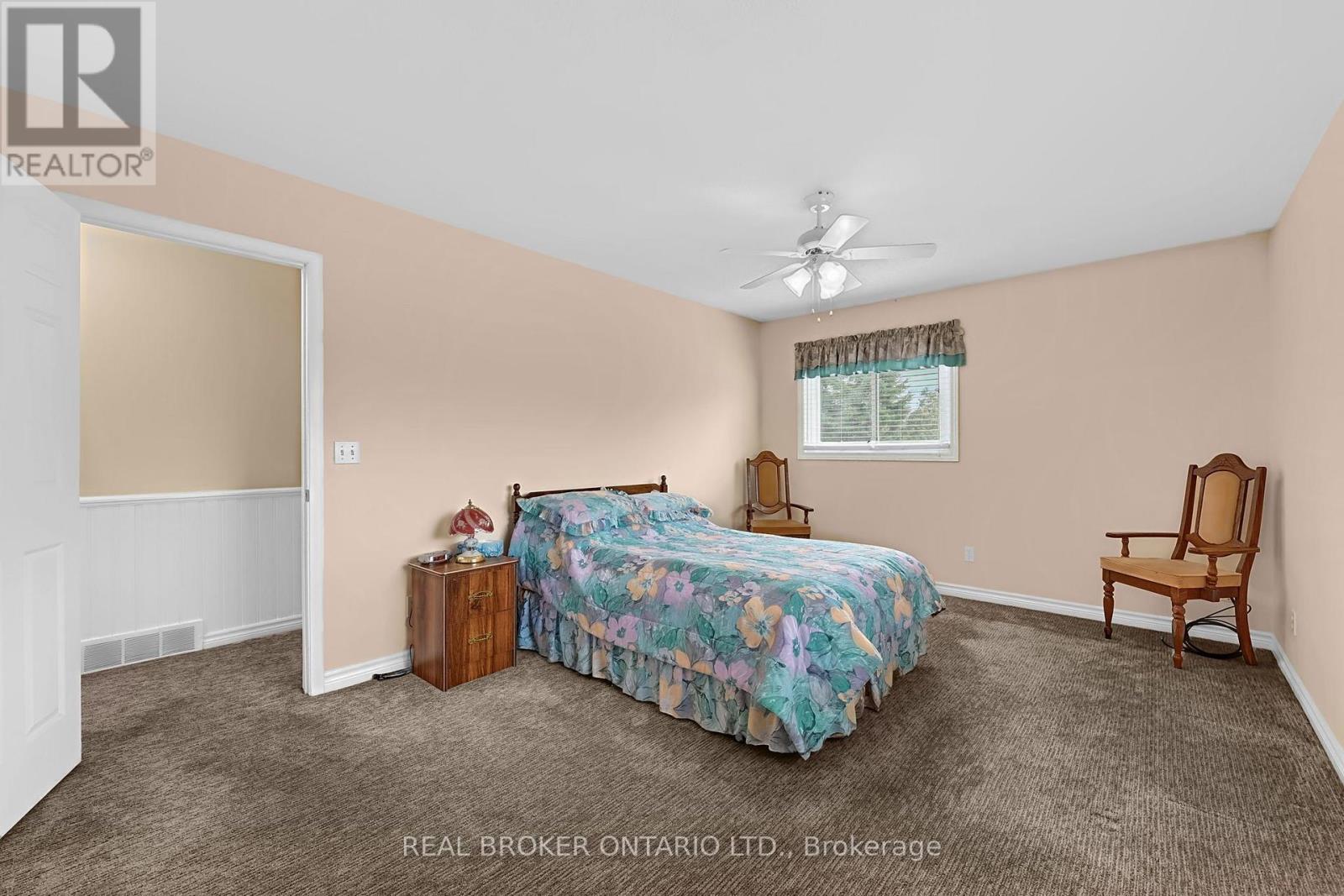 23276 Highway 48, Georgina, ON photo 17