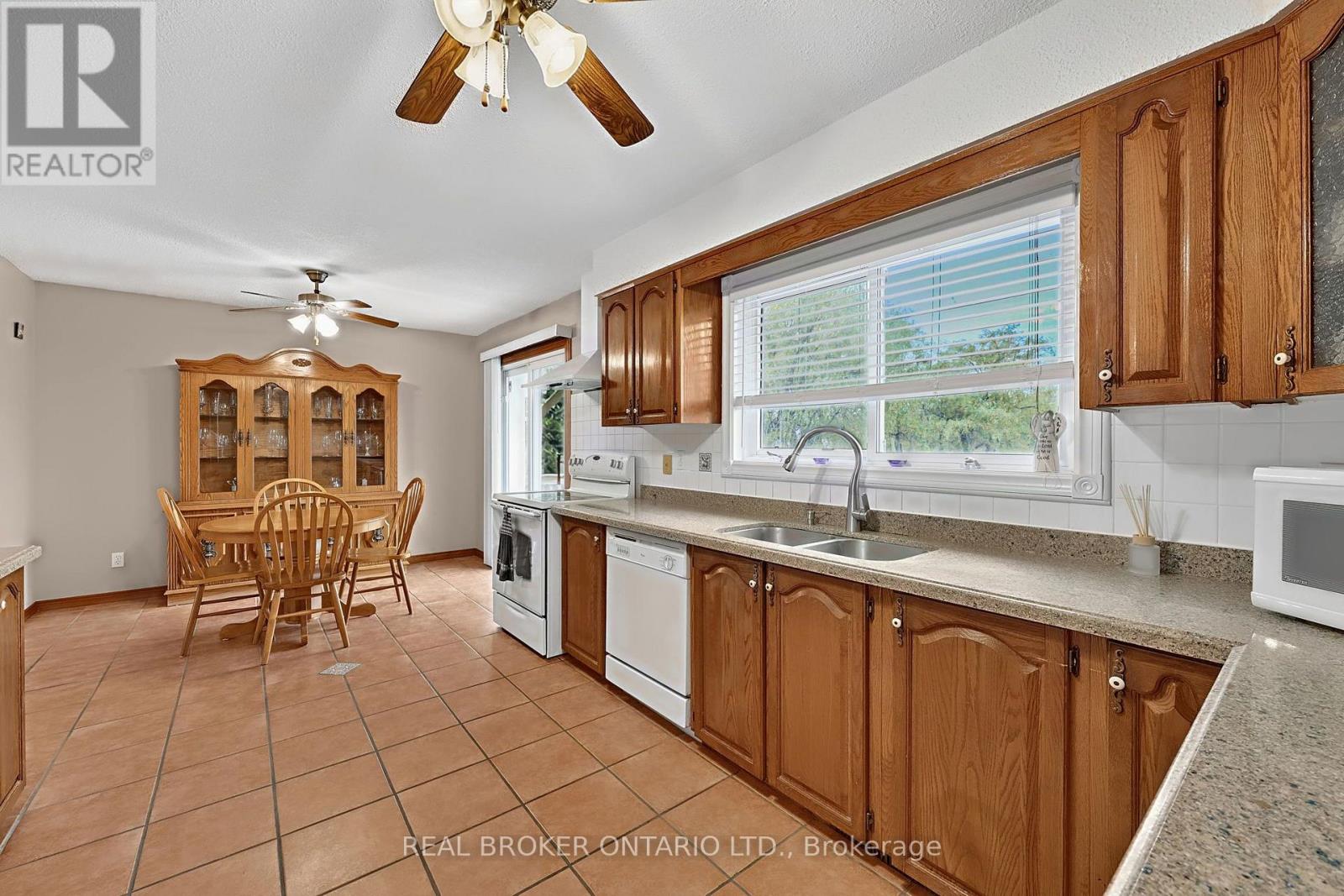 23276 Highway 48, Georgina, ON photo 8