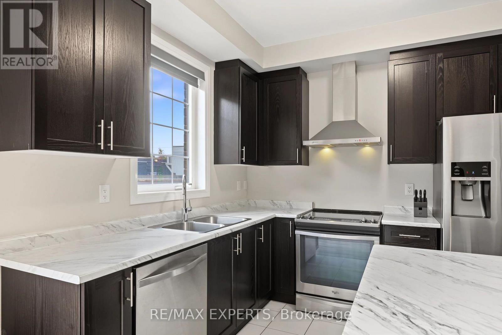 37 Stych Street, New Tecumseth, ON photo 14