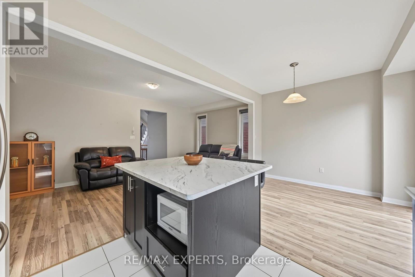 37 Stych Street, New Tecumseth, ON photo 16