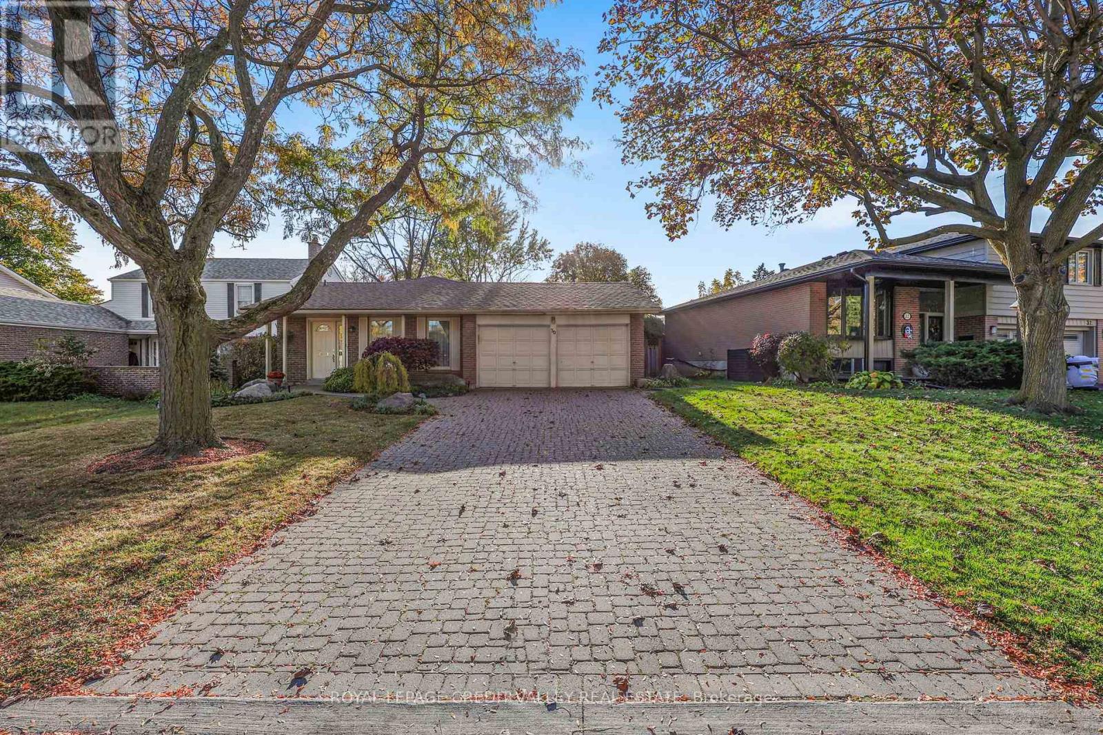 30 Parkview Place, Brampton, ON photo 3