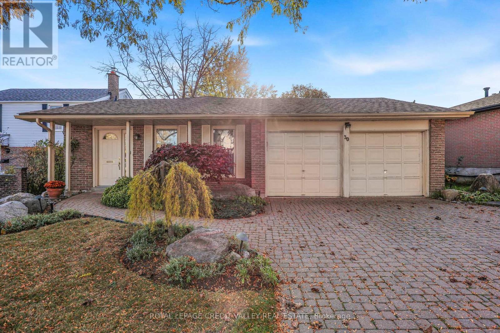 30 Parkview Place, Brampton, ON photo 4