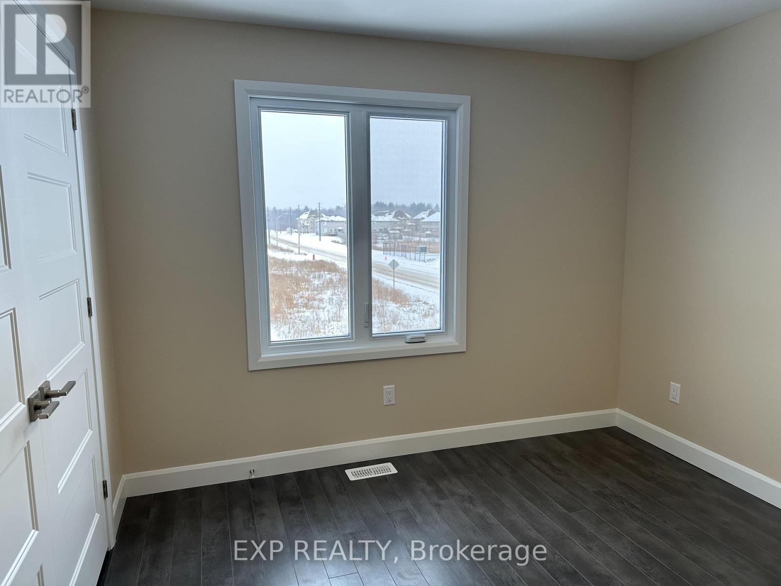 11 MAYER STREET - 16