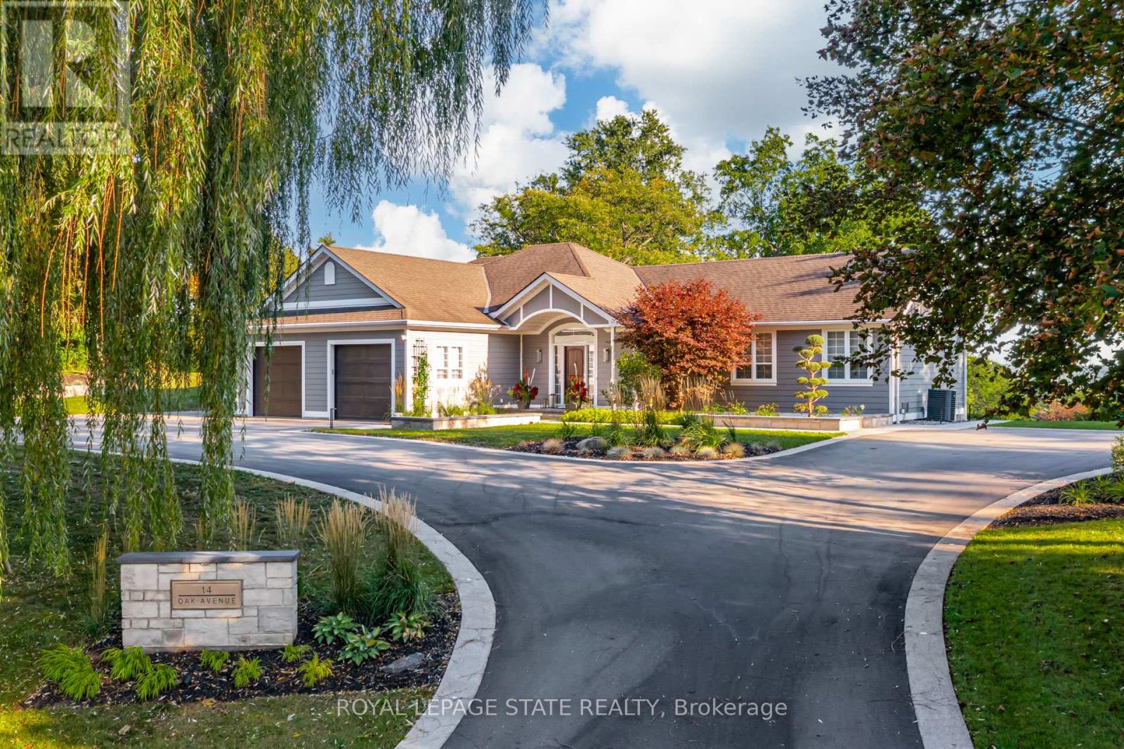 14 Oak Avenue, Hamilton, ON photo 2
