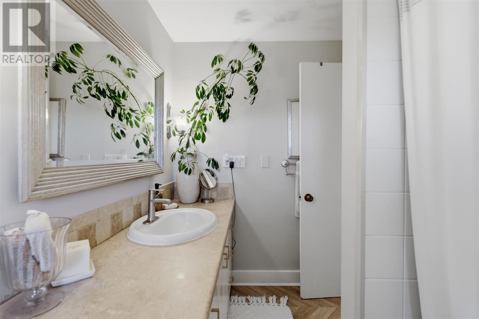 297 McGregor AVE - 18