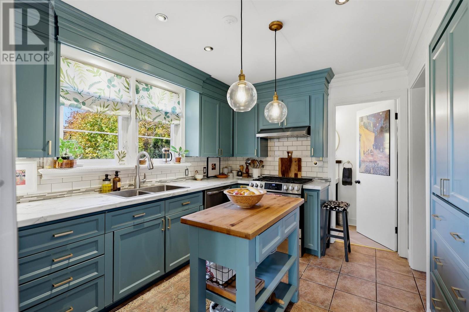 297 McGregor AVE - 7