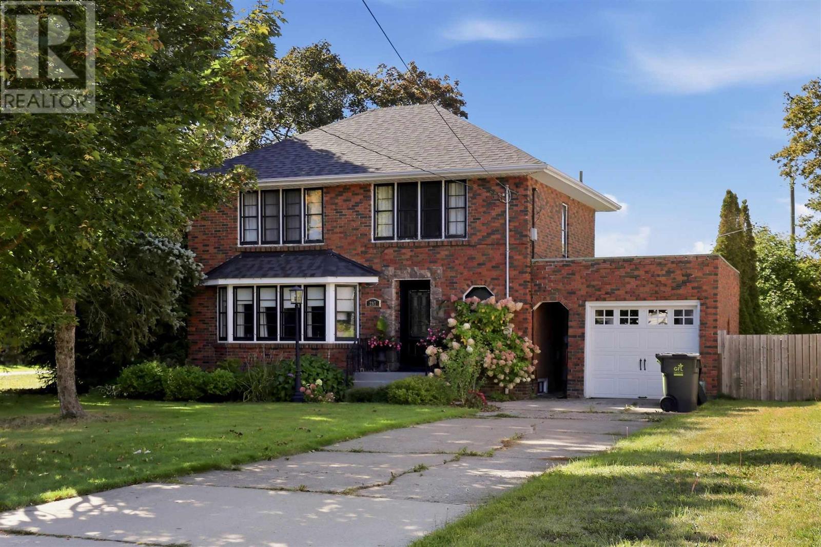297 McGregor AVE - 1