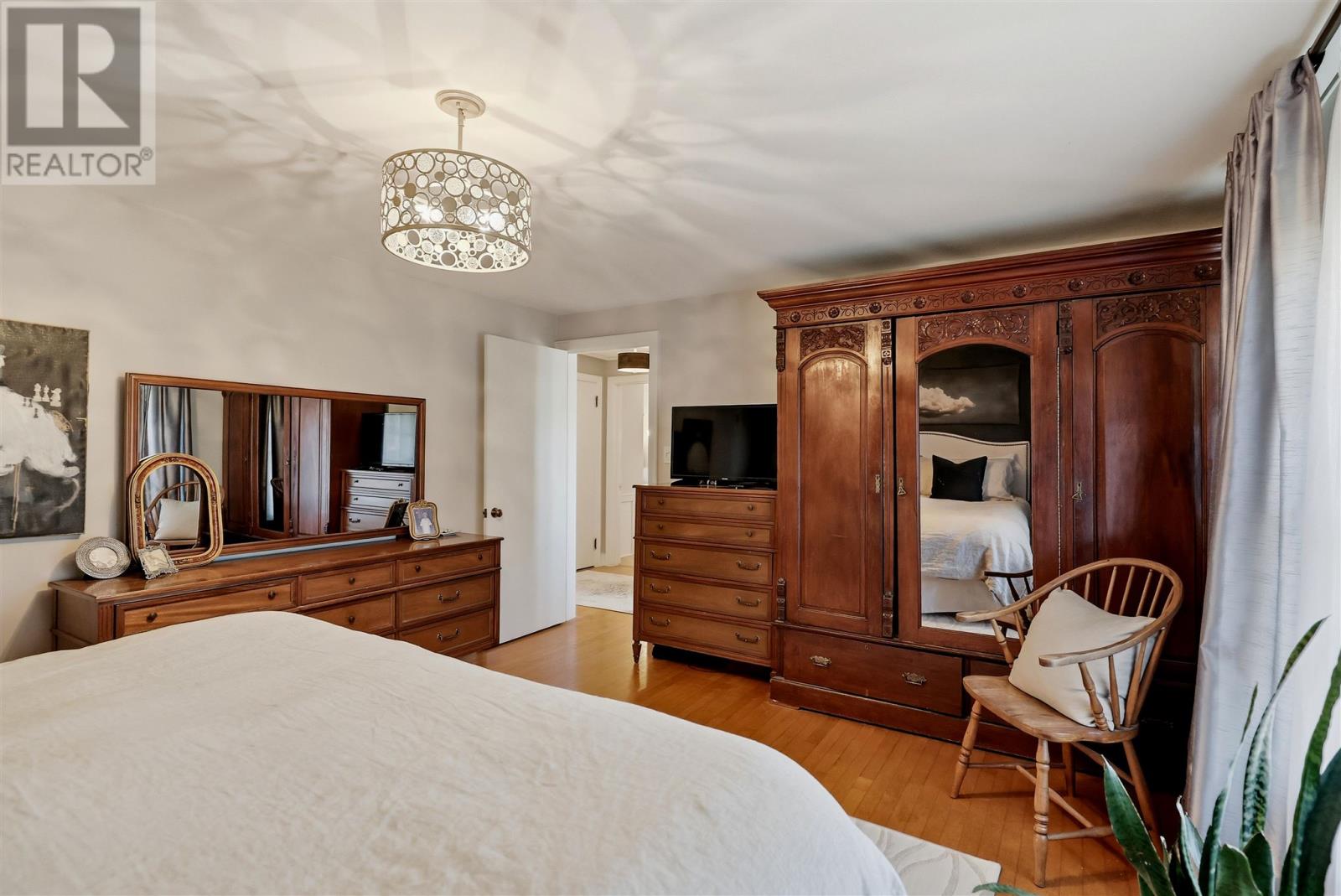 297 McGregor AVE - 13