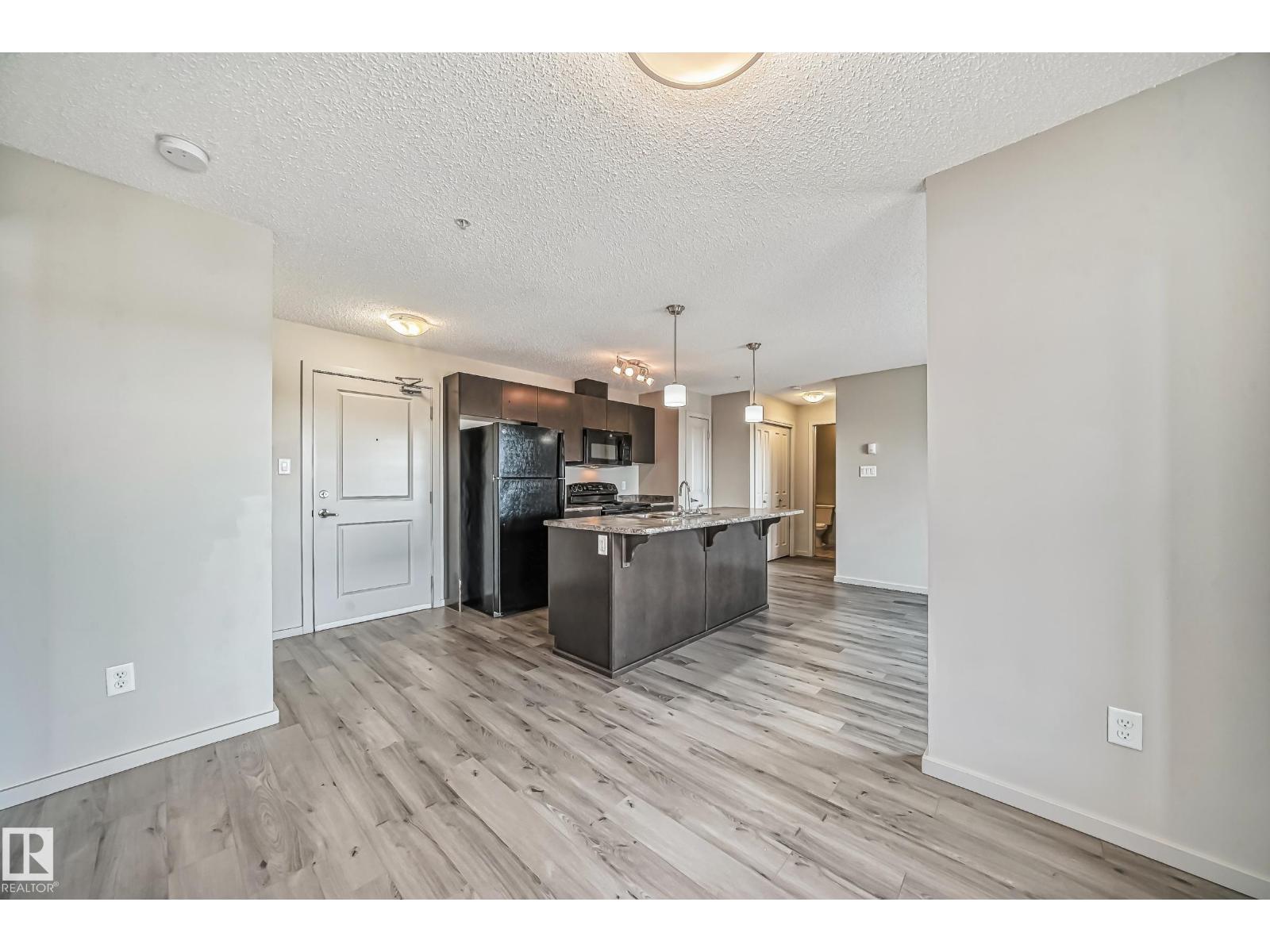Property photograph 21 for MLS E4514544