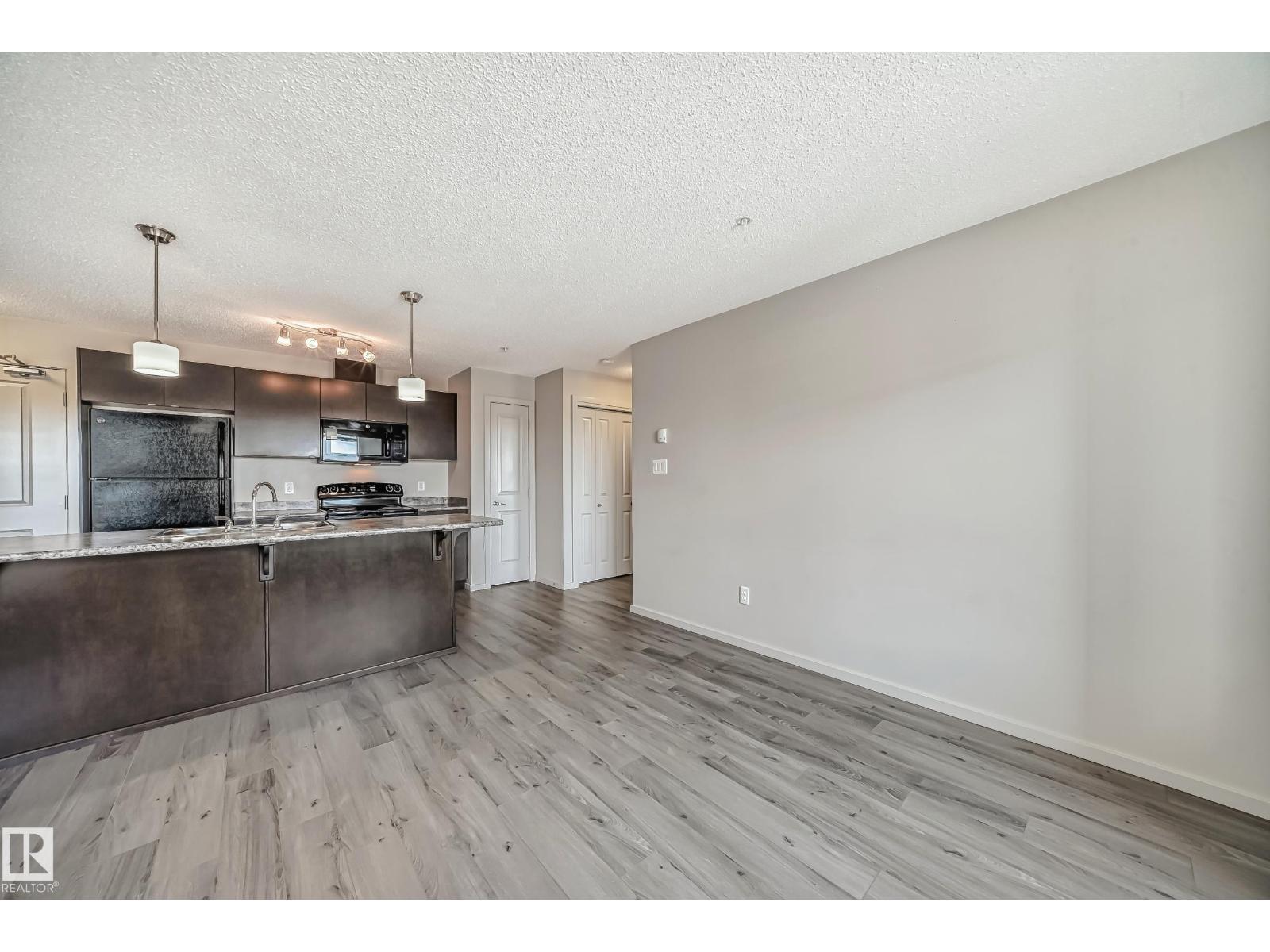 Property photograph 23 for MLS E4514544