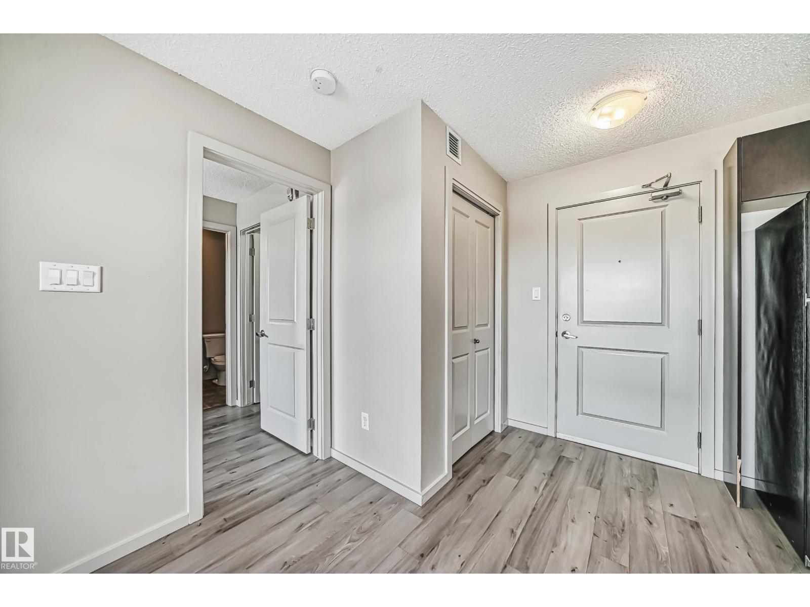 Property photograph 5 for MLS E4514544