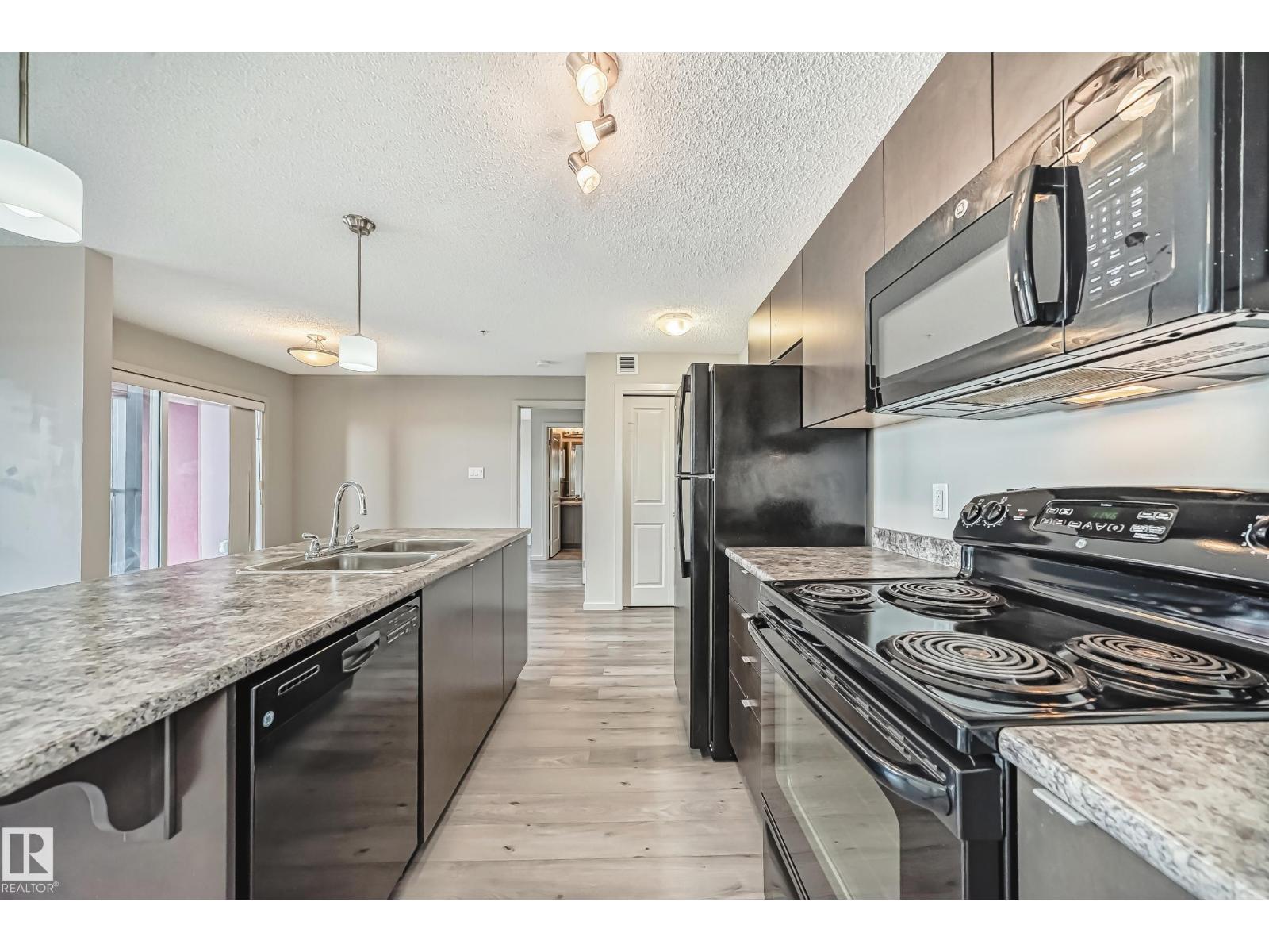 Property photograph 10 for MLS E4514544