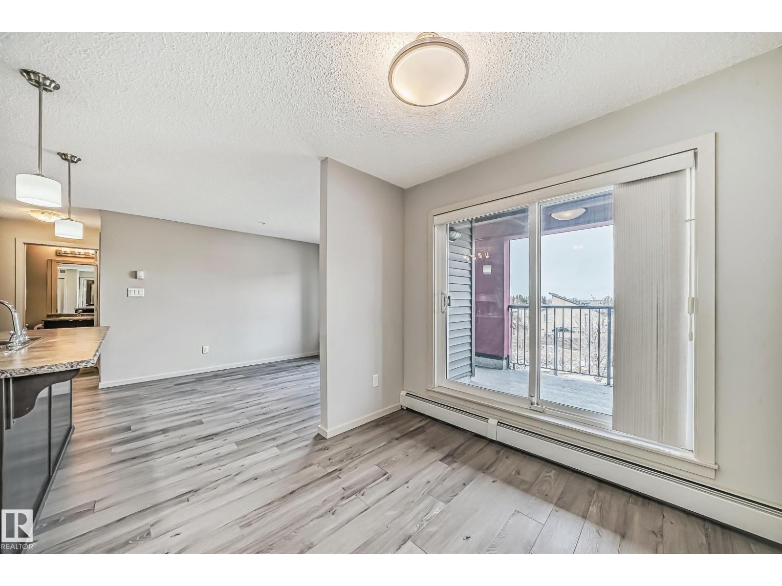 Property photograph 13 for MLS E4514544