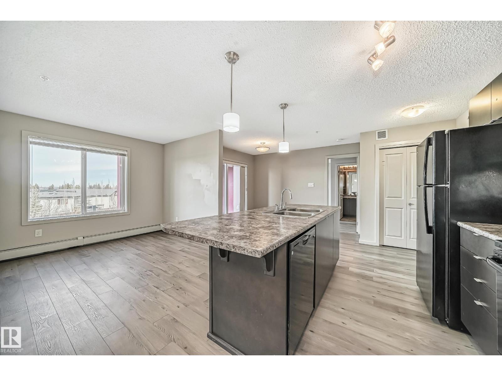 Property photograph 9 for MLS E4514544