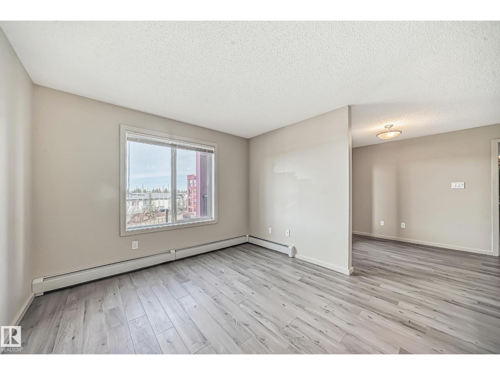 Property photograph 19 for MLS E4514544