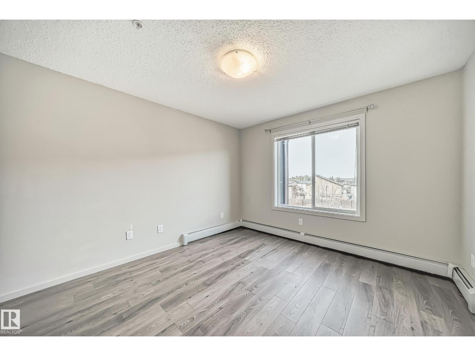 Property photograph 40 for MLS E4514544
