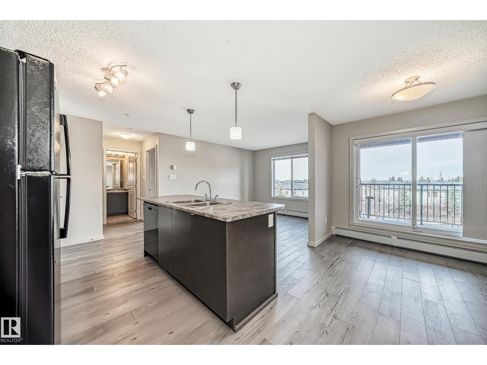 Property photograph 11 for MLS E4514544