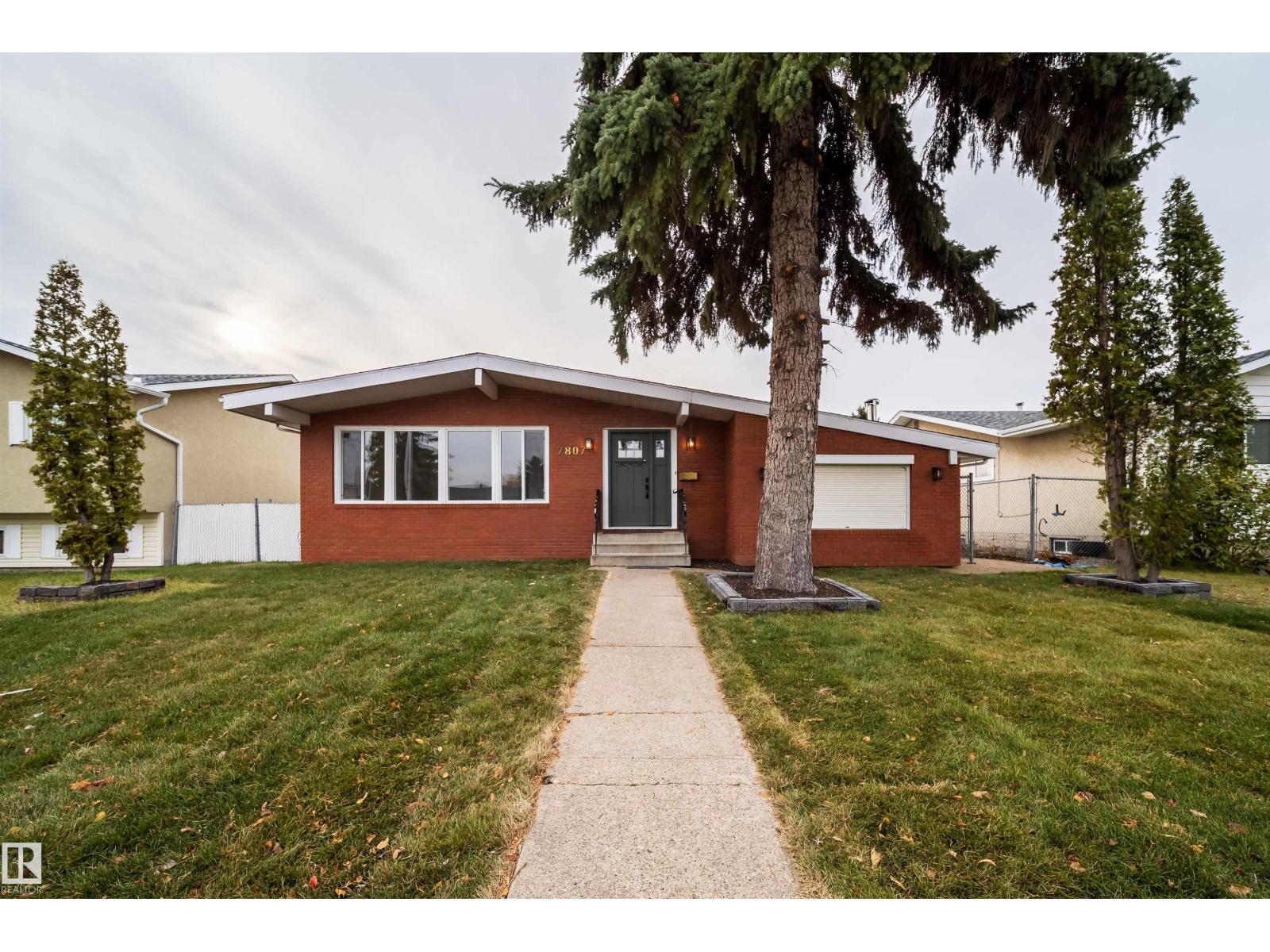 7807 144 AV NW, Edmonton