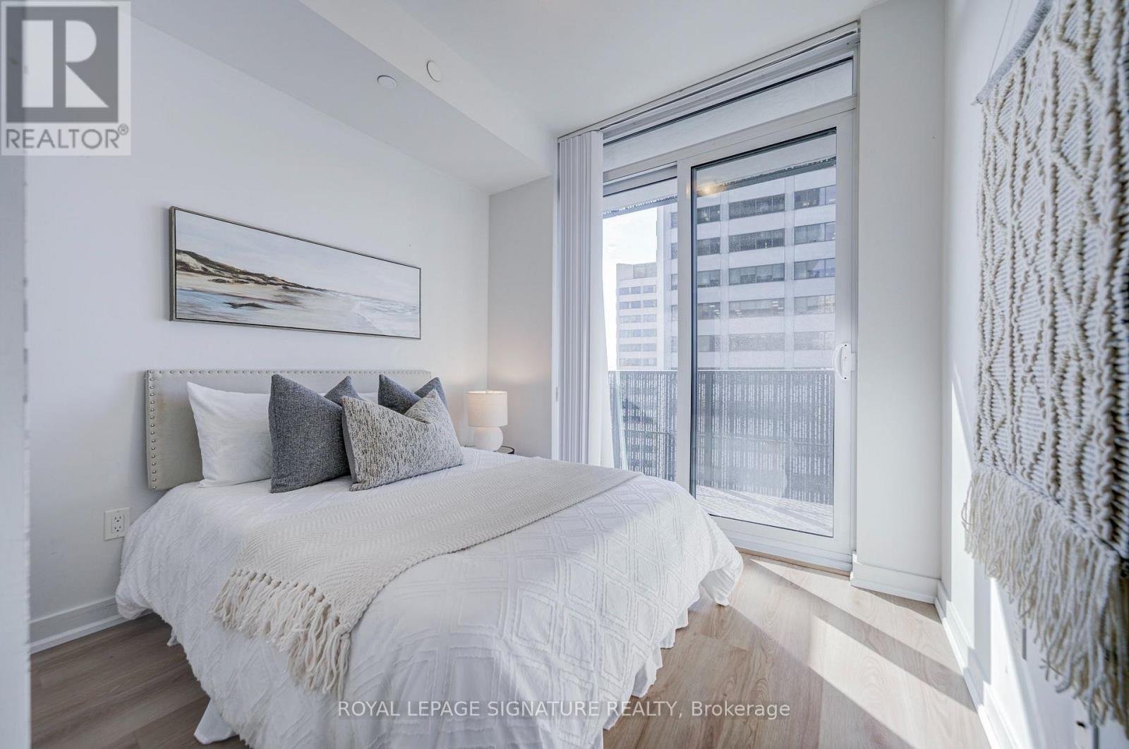 1705- 8 Eglinton Avenue East, Toronto, ON photo 31