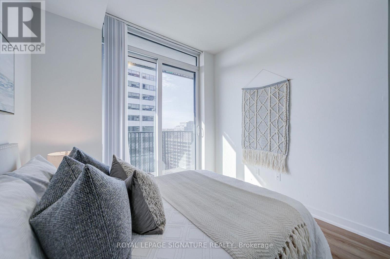 1705- 8 Eglinton Avenue East, Toronto, ON photo 34
