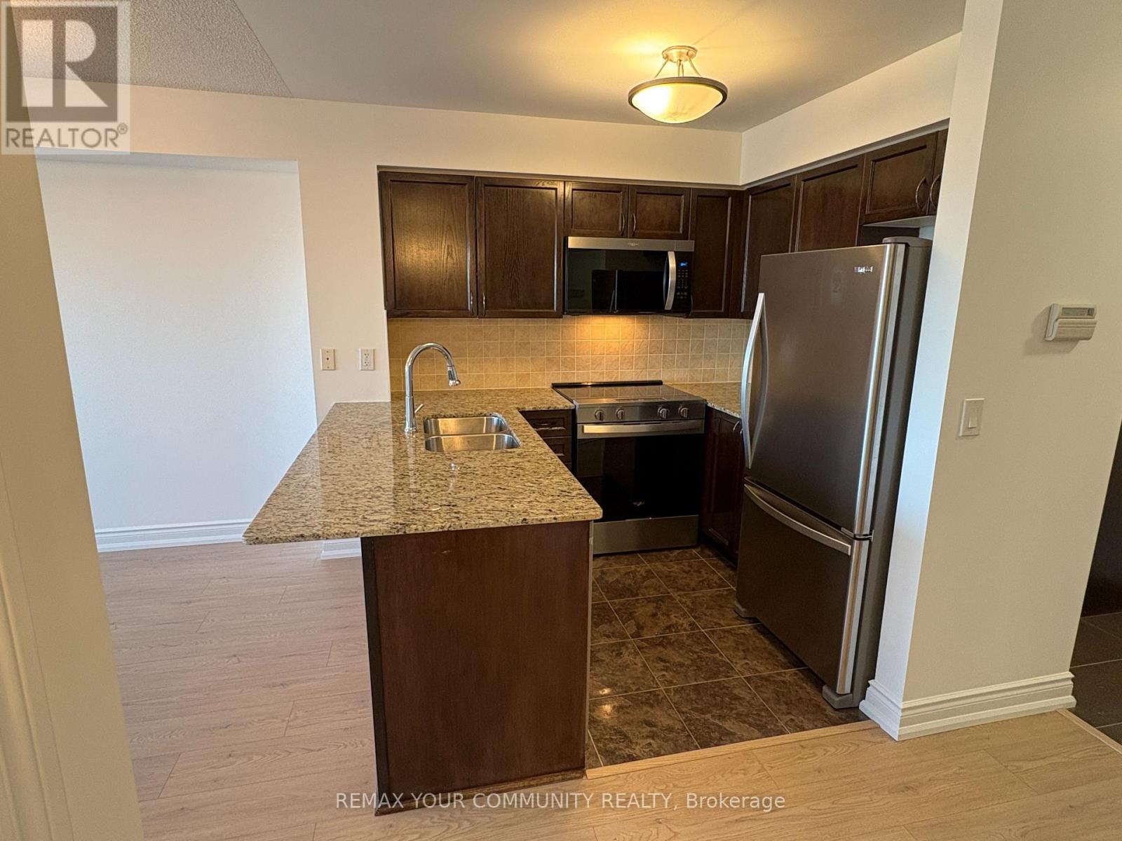 310 - 7 NORTH PARK ROAD, Vaughan (Beverley Glen) — photo 3