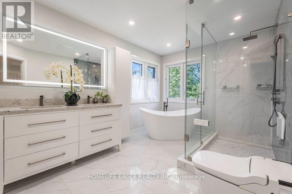 118 May Avenue, Richmond Hill, ON photo 14