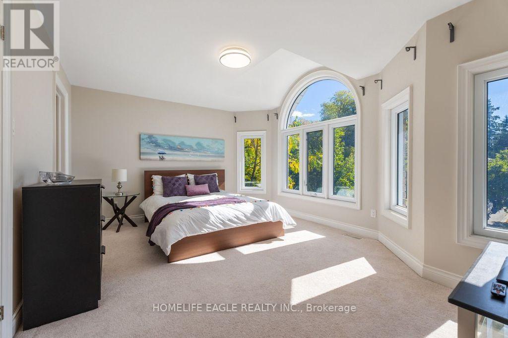 118 May Avenue, Richmond Hill, ON photo 16