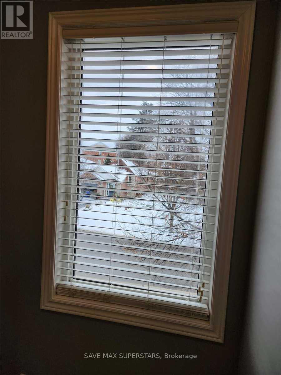 1 Lister Drive, Barrie photo 12