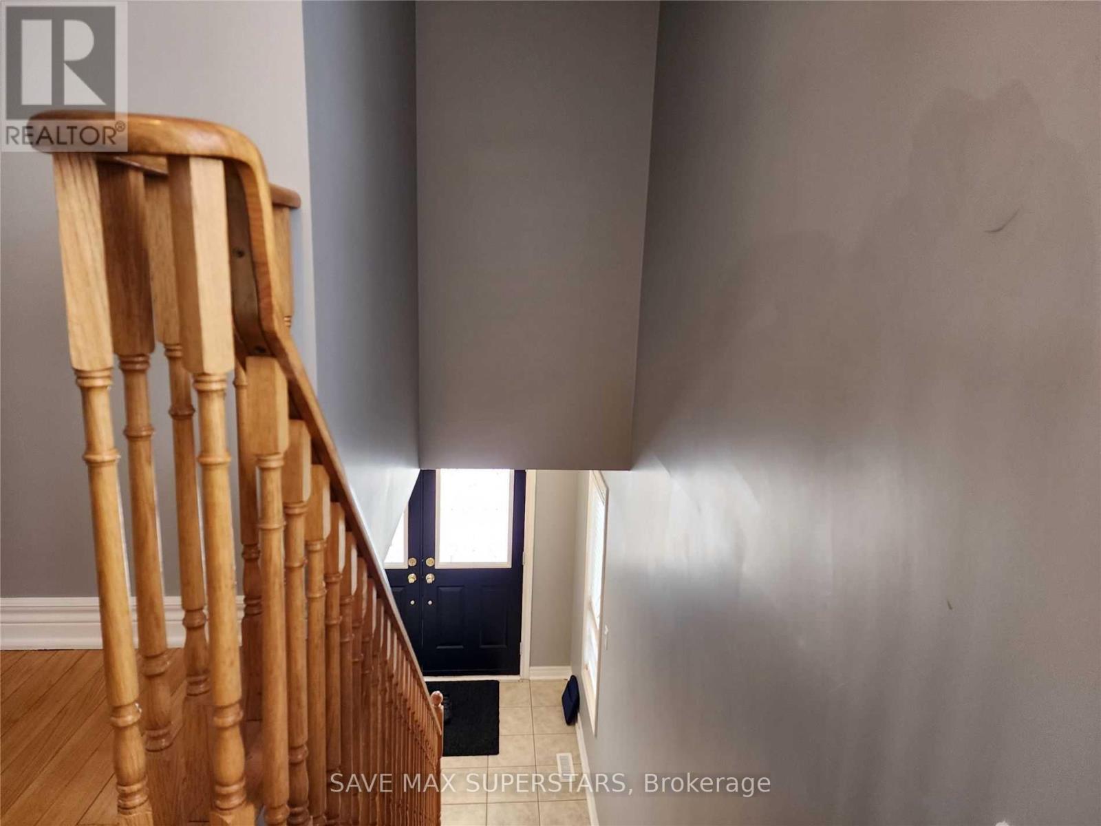 1 Lister Drive, Barrie photo 13