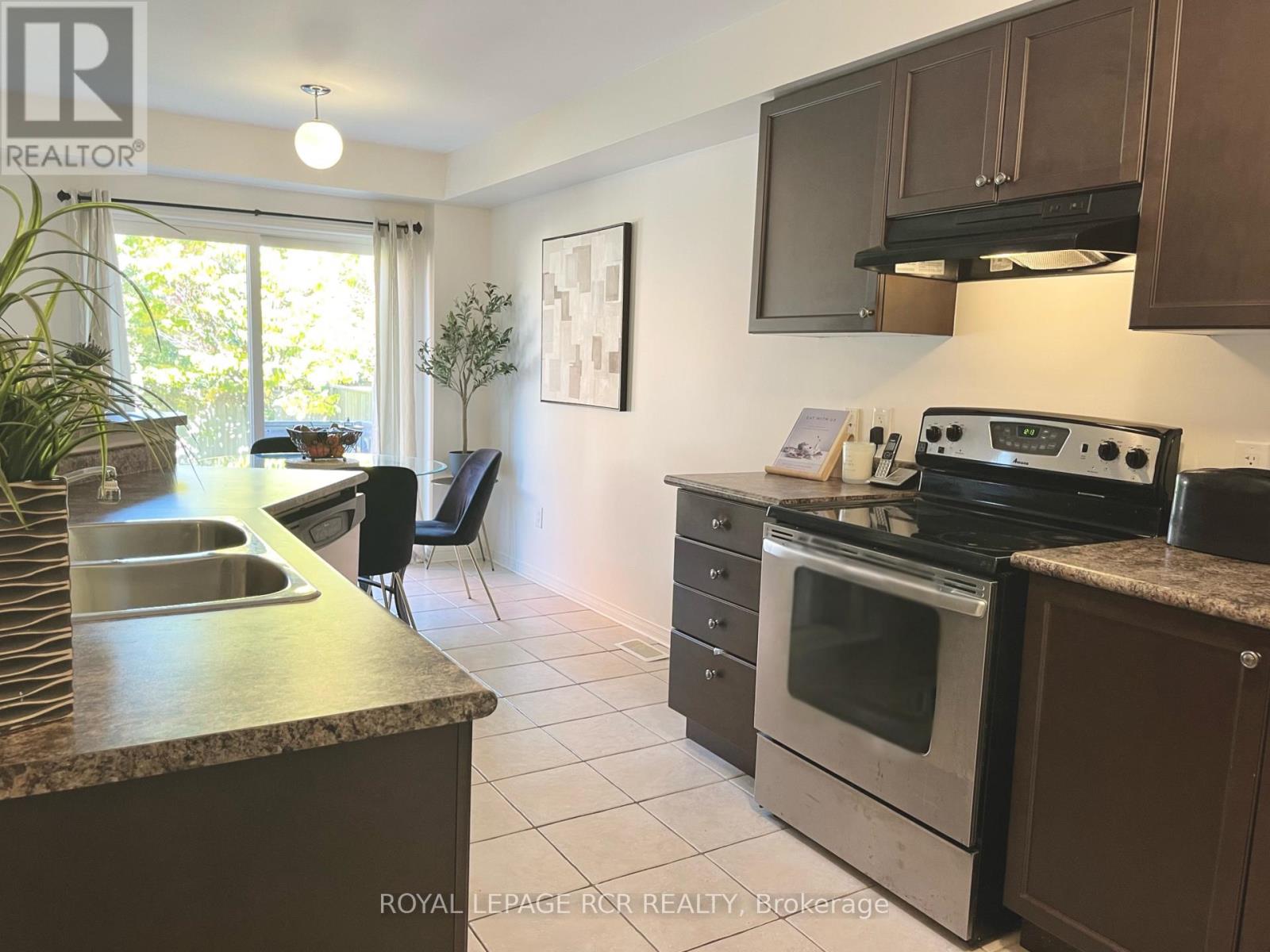 10 Rutherford Road, Bradford West Gwillimbury photo 12