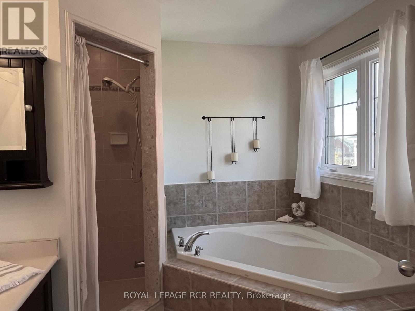 10 Rutherford Road, Bradford West Gwillimbury photo 23