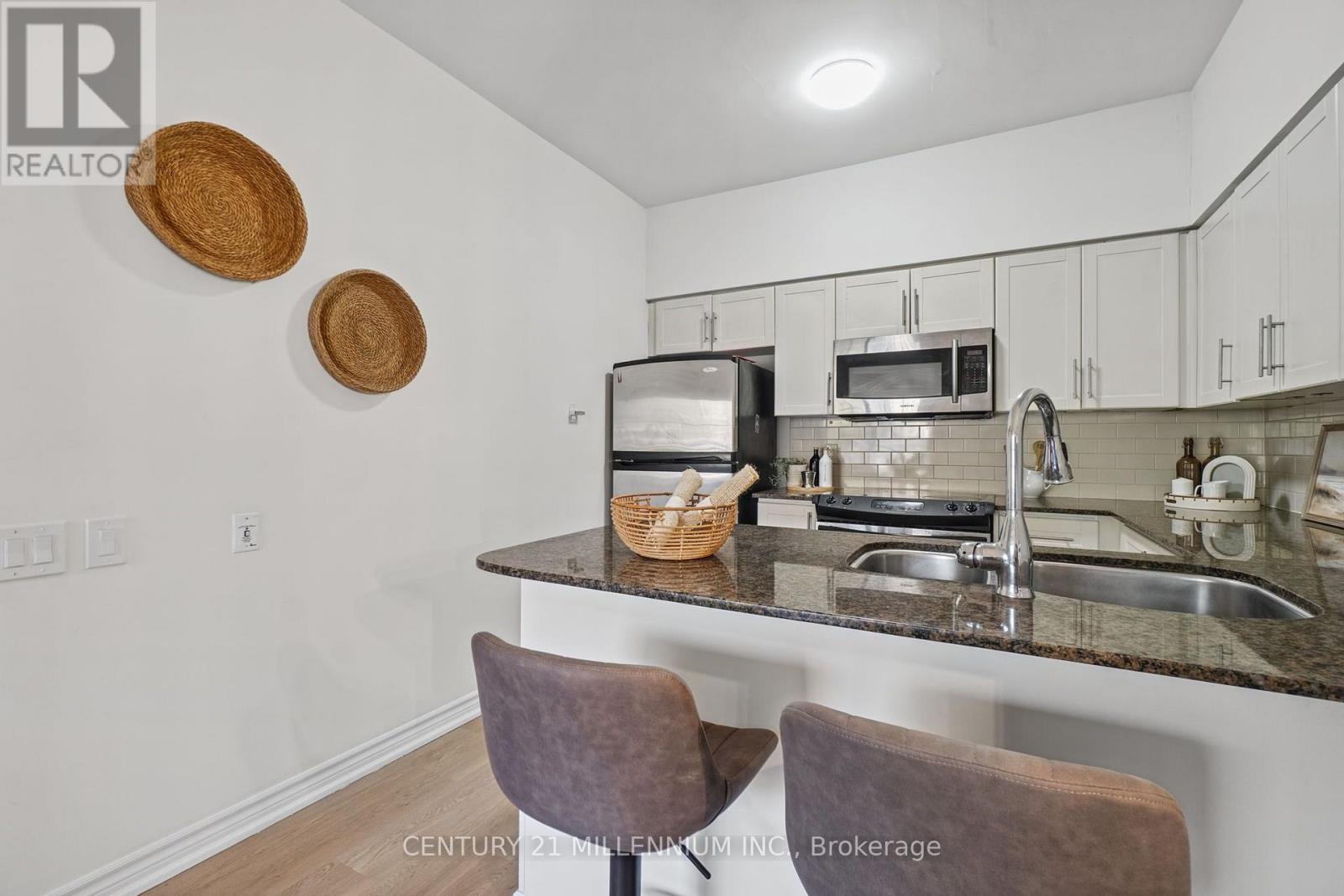 TH109- 15 Windermere Avenue, Toronto, ON photo 17