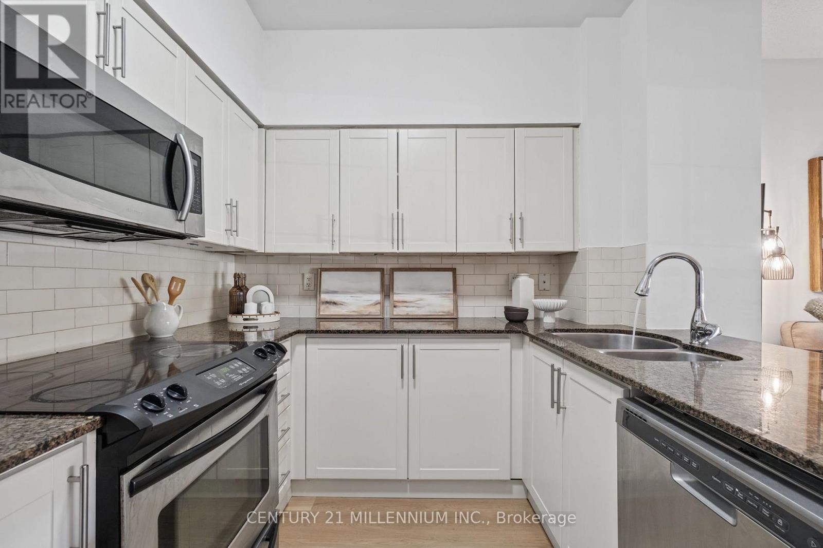 TH109- 15 Windermere Avenue, Toronto, ON photo 19