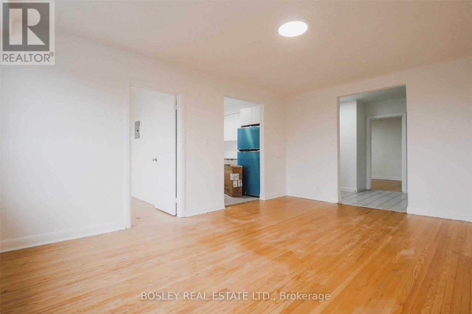 4 - 11 CALVINGTON DRIVE, Toronto (Downsview-Roding-CFB) — photo 2