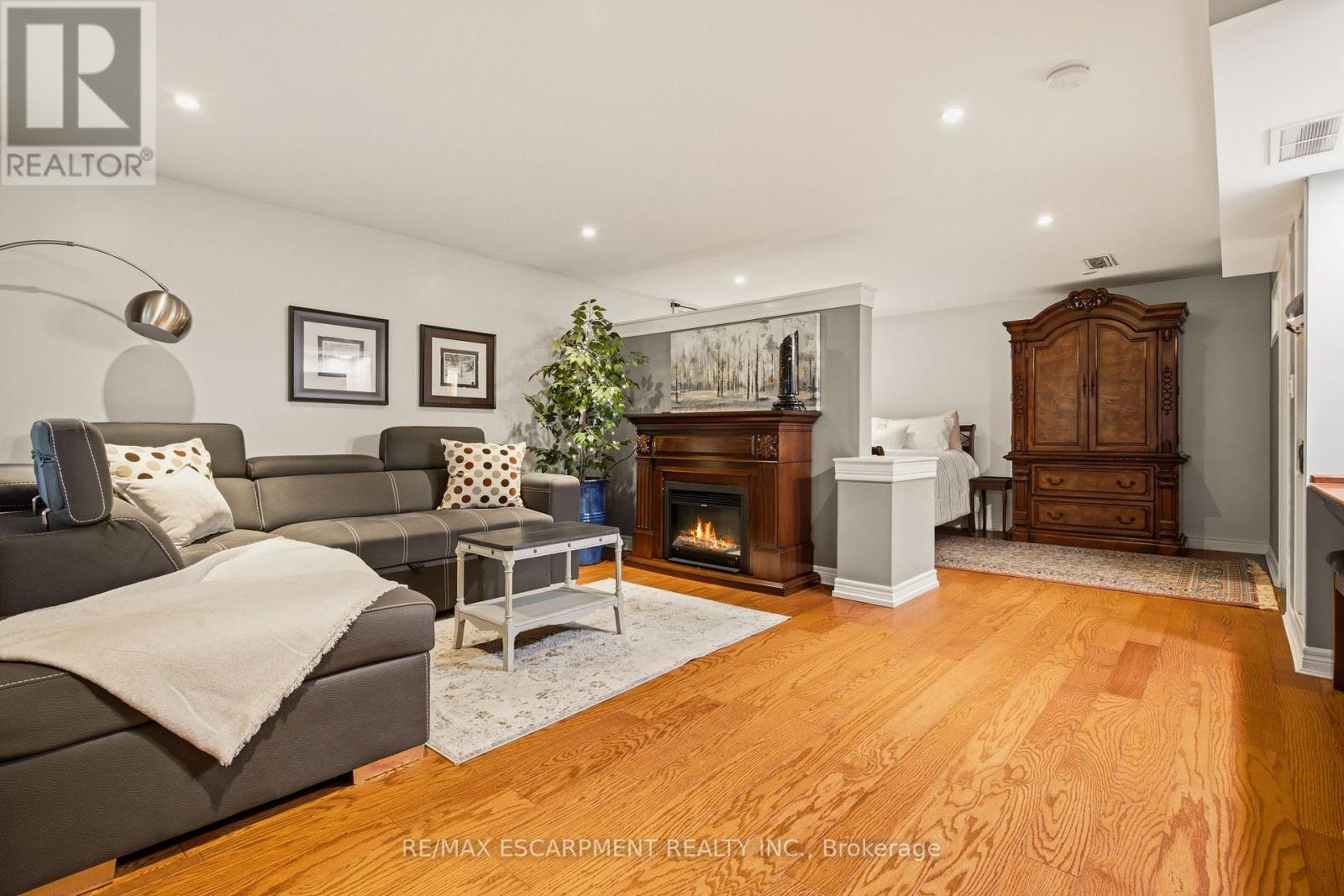 7 Hatfield Place, Hamilton, ON photo 34